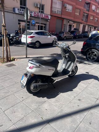 Peugeot Vivacity 125 Scooter Automática
