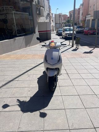 Peugeot Vivacity 125 Scooter Automática