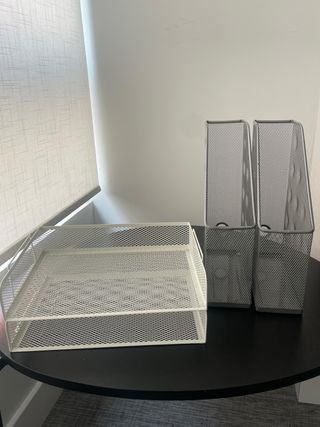 Organizadores de escritorio metálicos