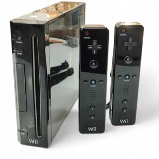 CONSOLA NINTENDO WII NEGRA + CABLES + 2 MANDOS *DETALLE UN MANDO SIN TAPA*