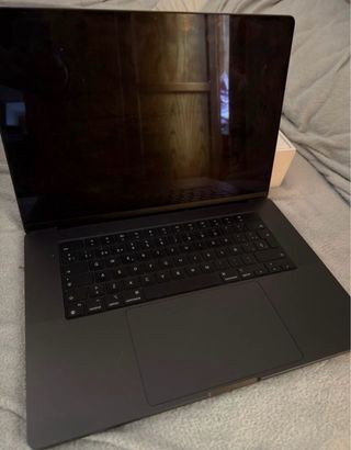 MacBook Pro M3 16' negro