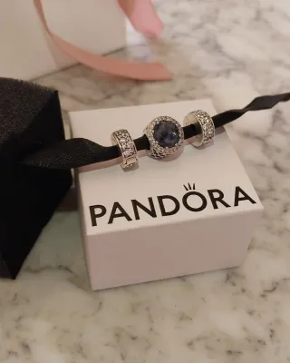 Lote 3 charms Pandora para Maria.