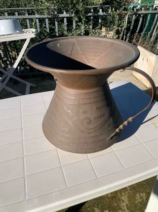 Conca di rame grande decorata