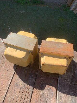 Transformador LOYJE 1500 VA 125/220V