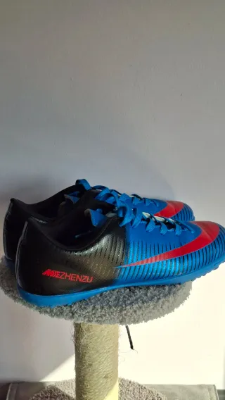 Botines Fútbol Sala Talla 41 Azul/Rojo