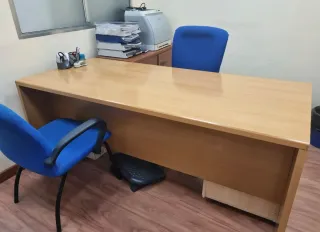 Escritorio de madera