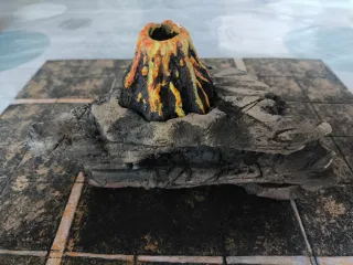 Miniatura volcán con rocas (3 fotos)