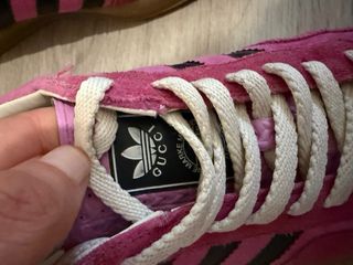 Adidas Gazelle x Gucci en color fucsia. Usadas.