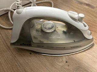 Plancha de ropa Ufesa Clarisse 90