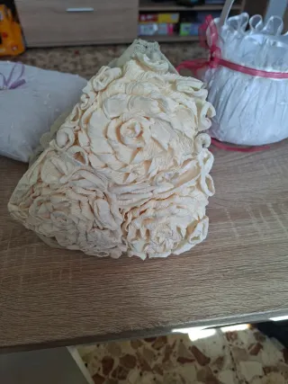 Bolso de arras, cojín anillos y ramo alfileres