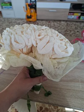 Bolso de arras, cojín anillos y ramo alfileres