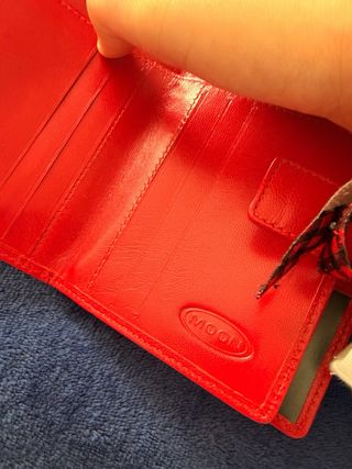 Cartera de piel roja diseño gatos