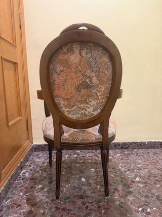 Conjunto Clásico Luis XVI: 2 Sillones y Mesa