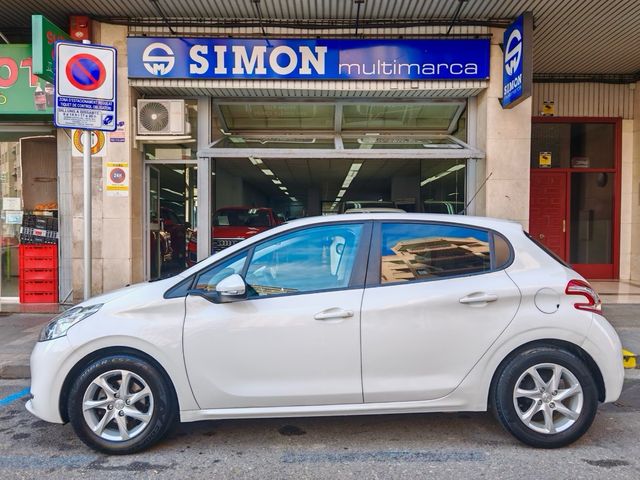 Peugeot 208 2015