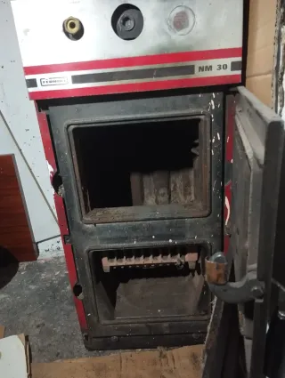 Caldera de Carbón Ferroli NM 30