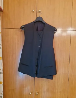 Traje gris hombre