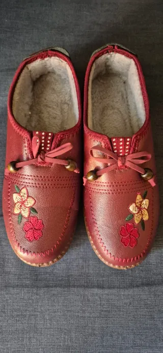 Zapatos de invierno con flores