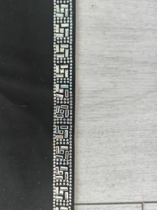 Leggings neri con pietre