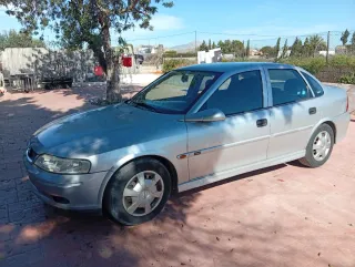 Opel Vectra bola remolque