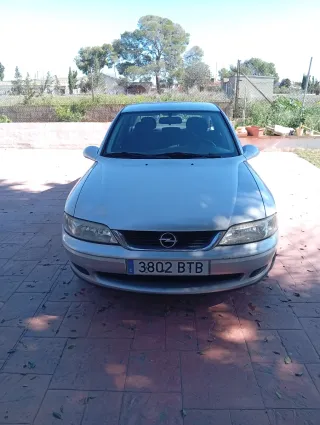 Opel Vectra bola remolque