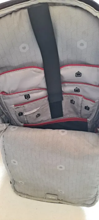 Mochila Delsey Negra 50 cm alto 35 cm ancho