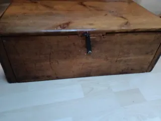 Maleta de madera antigua