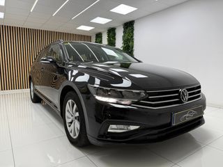 VW Passat Variant 2.0TDI Business desde 265€/mes*