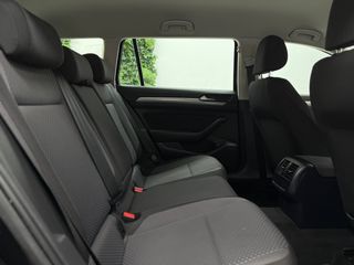 VW Passat Variant 2.0TDI Business desde 265€/mes*