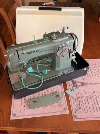 Máquina de coser Refrey Transforma 427