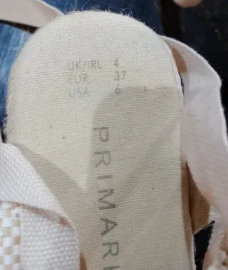 Zapatos cuña Primark negros y beige mujer