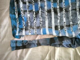 Top Desigual Multicolor con Estampado de Letras