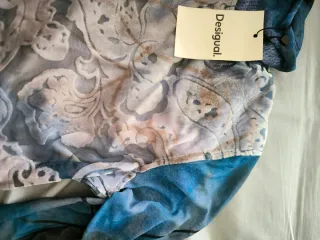 Top Desigual Multicolor con Estampado de Letras