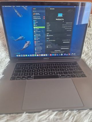 MacBook Pro 15 2019 6-Core i7 / 32GB RAM / 1TB