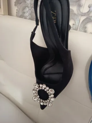 Zapatos Zara Negros con Pedrería