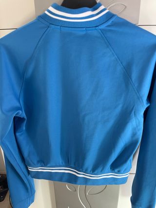 Chaqueta tipo bomer estilo adidas talla M