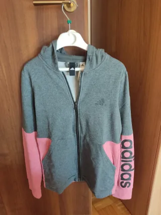 Sudadera Adidas con capucha