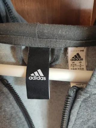 Sudadera Adidas con capucha