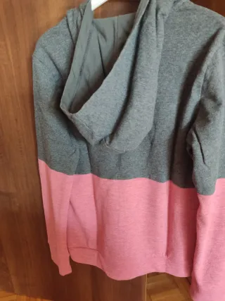 Sudadera Adidas con capucha