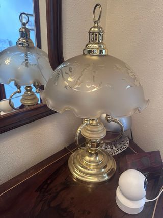 Recibidor de madera con marquetería