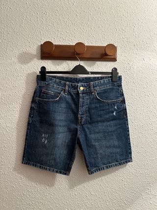 *Vaquero corto azul marino talla 40 Bershka
