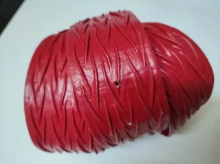 Cinturón ancho rojo hebilla plateada 90cm