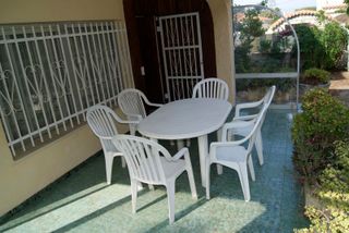 chalet con dos apartamentos zona norte