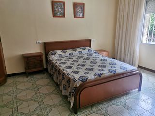 chalet con dos apartamentos zona norte