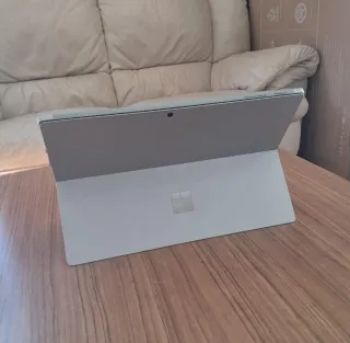 Microsoft Surface Pro Tablet con Teclado