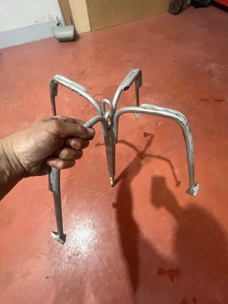 Ancla para barco de metal