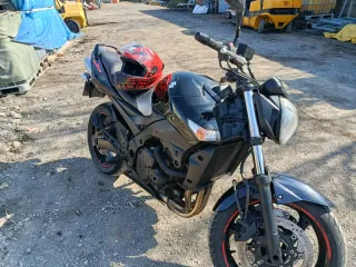 Suzuki Naked Negra gsr 600