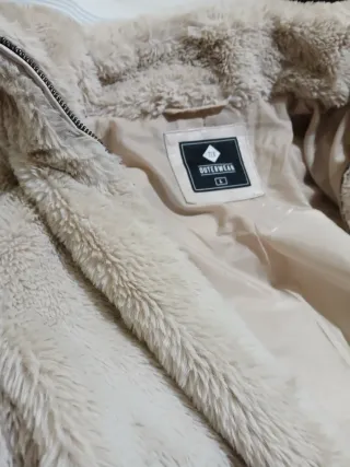 Abrigo corto piel sintética color crema Talla L