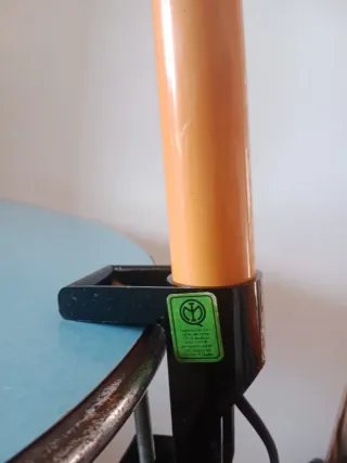 Lampada da scrivania arancione