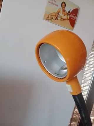 Lampada da scrivania arancione