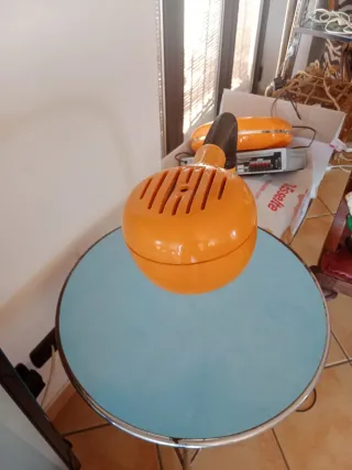 Lampada da scrivania arancione